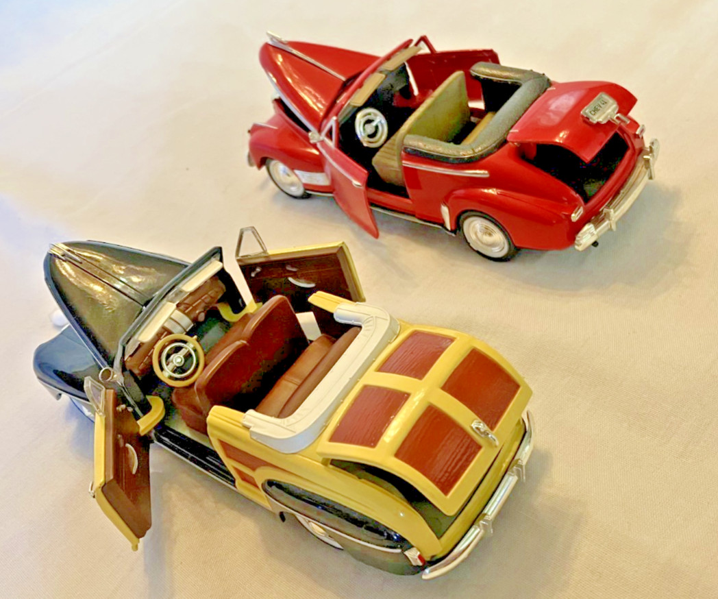 Vintage Diecast Replicas 1946 Ford & 1941 Chevrolet Convertibles 1/32 Scale
