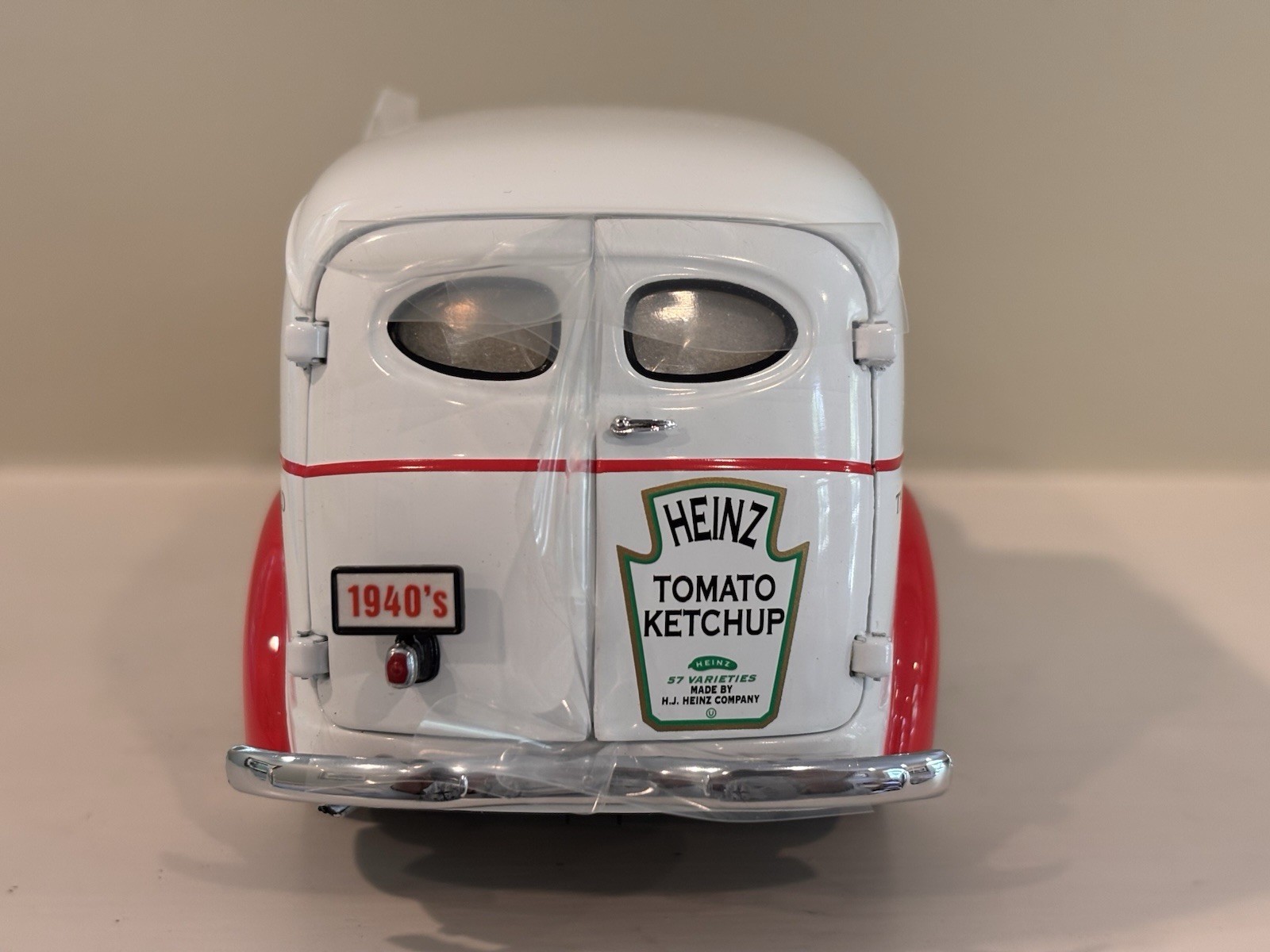 Danbury Mint 1940s Heinz Delivery Truck; 1:24 Scale. Complete and Undisplayed