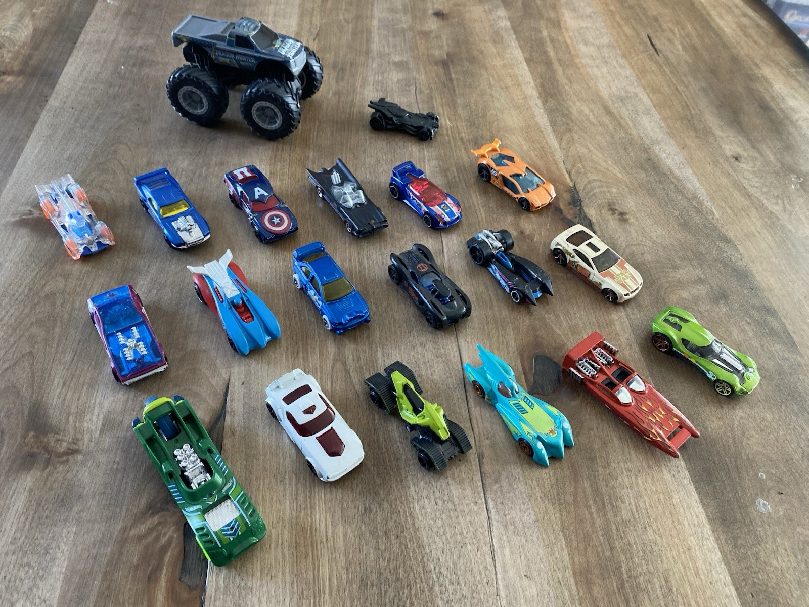 Hot Wheels & Licensed Diecast Lot Batman Superman Star Wars Marvel 20+ Cars