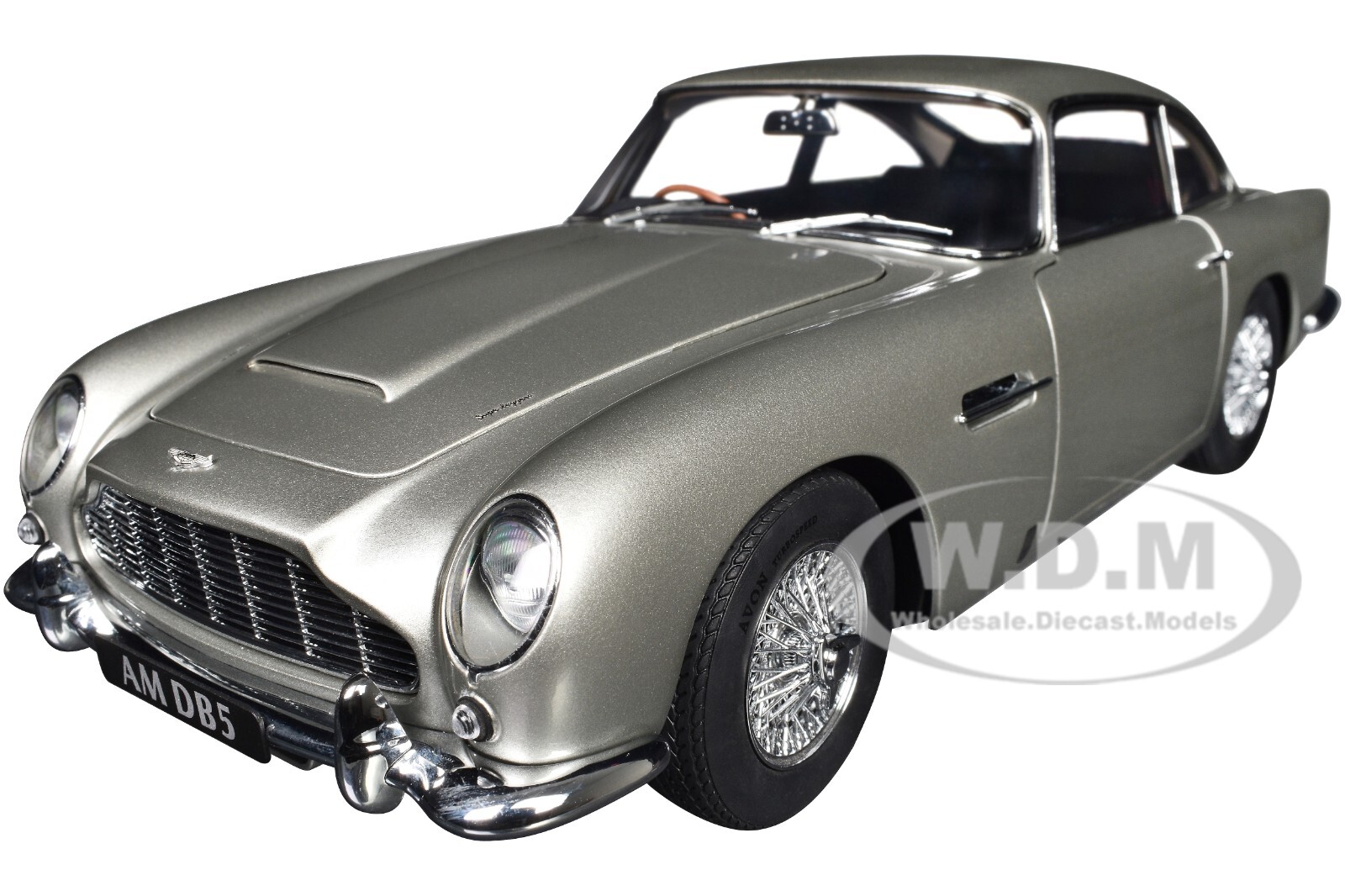 ASTON MARTIN DB5 RHD BIRCH SILVER 1/18 MODEL CAR BY AUTOART 70287