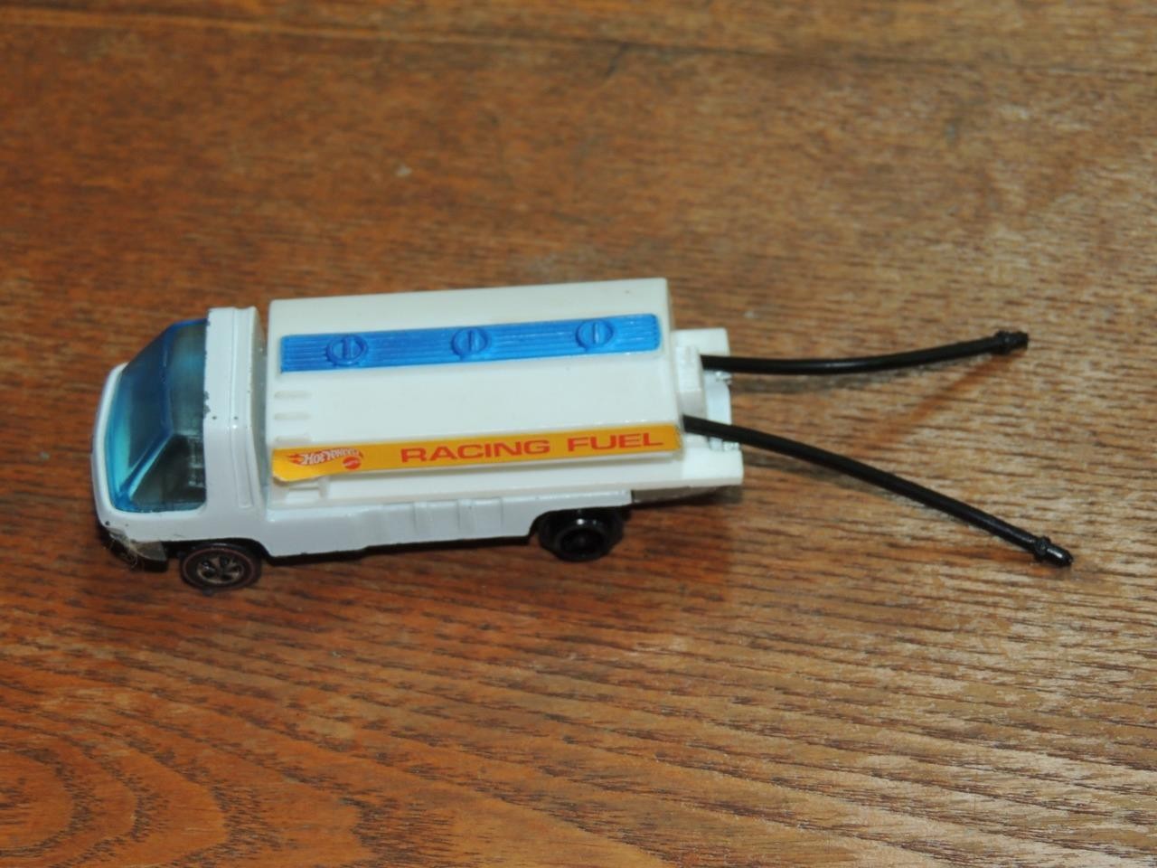 Vintage Hot Wheels Redline Heavyweights Fuel Tanker Truck White NICE! READ!