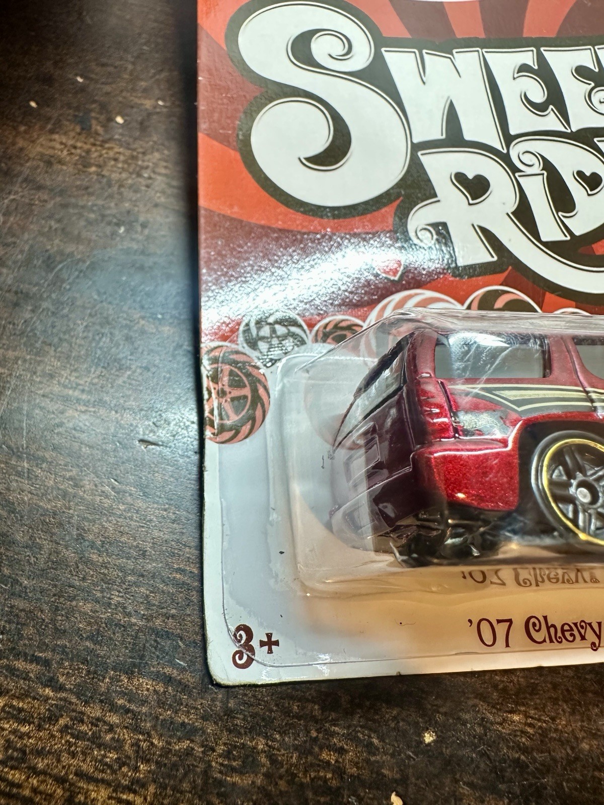 Hot Wheels Kroger Valentines Day Sweet Rides ’07 Chevy Tahoe Sour Cherry