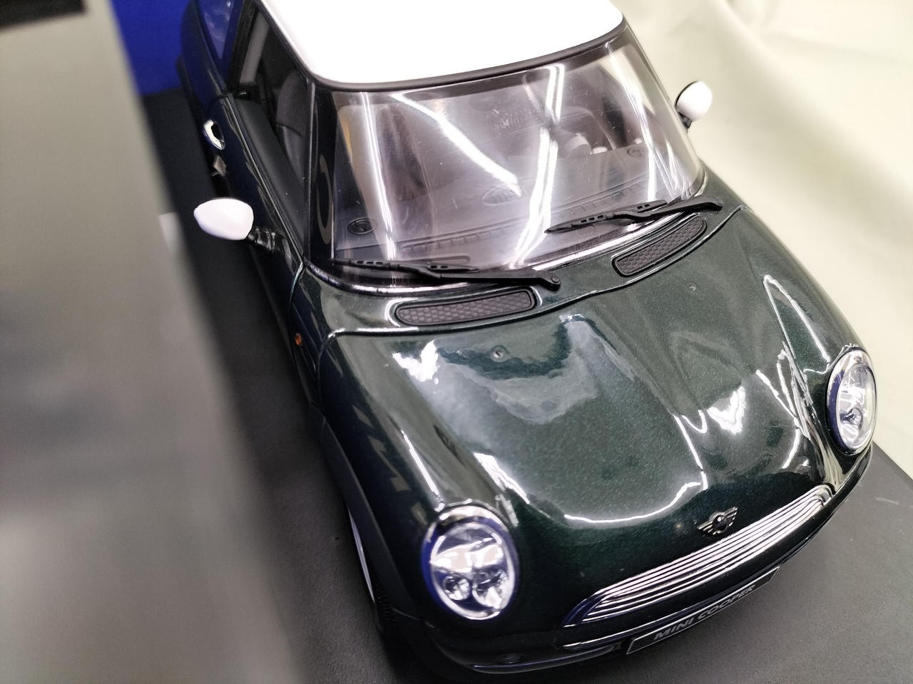 AUTOart Mini Cooper Car Model