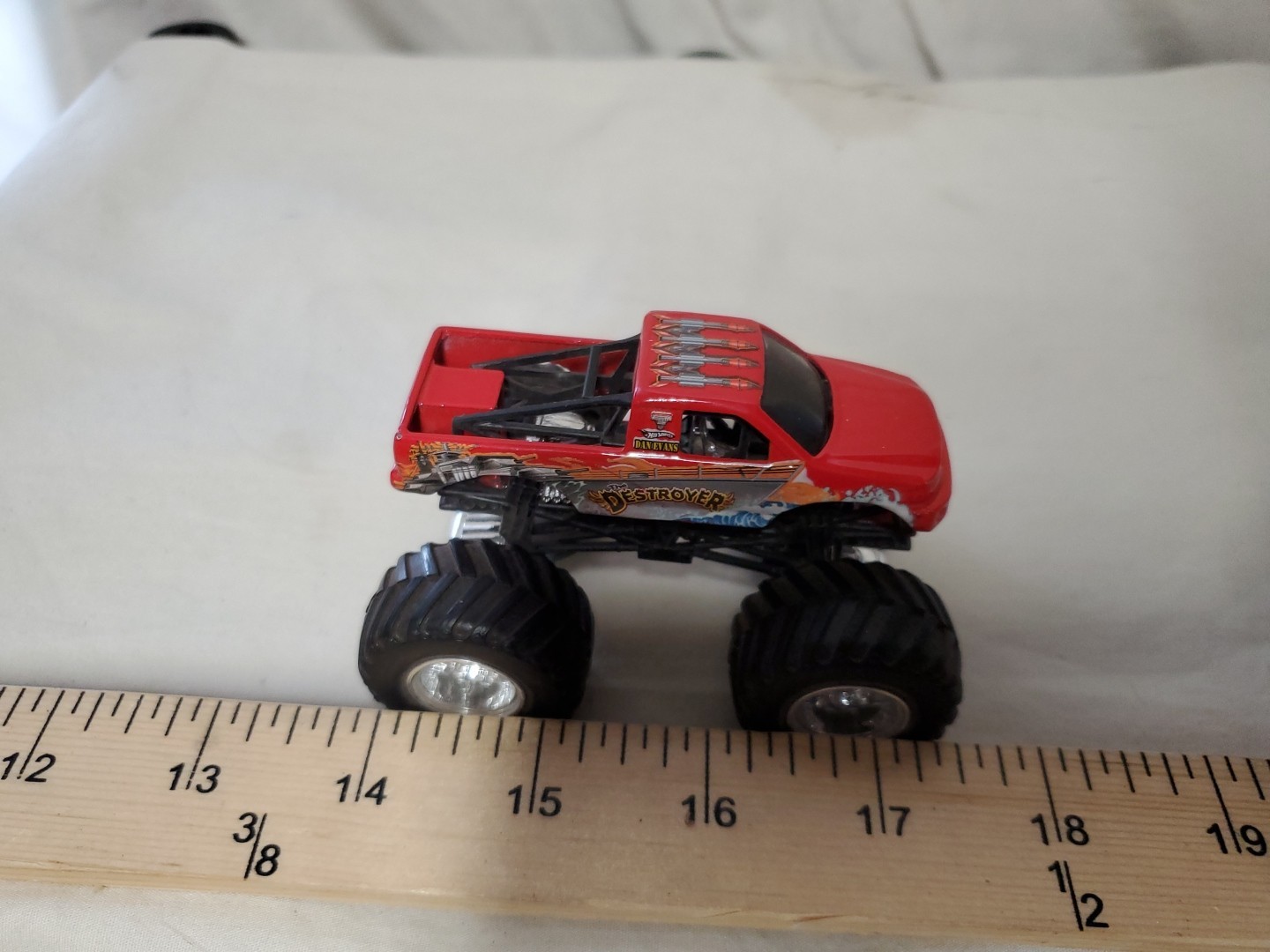 Hot Wheels Monster Jam Monster Truck – The Destroyer – Approximate Scale 1:64