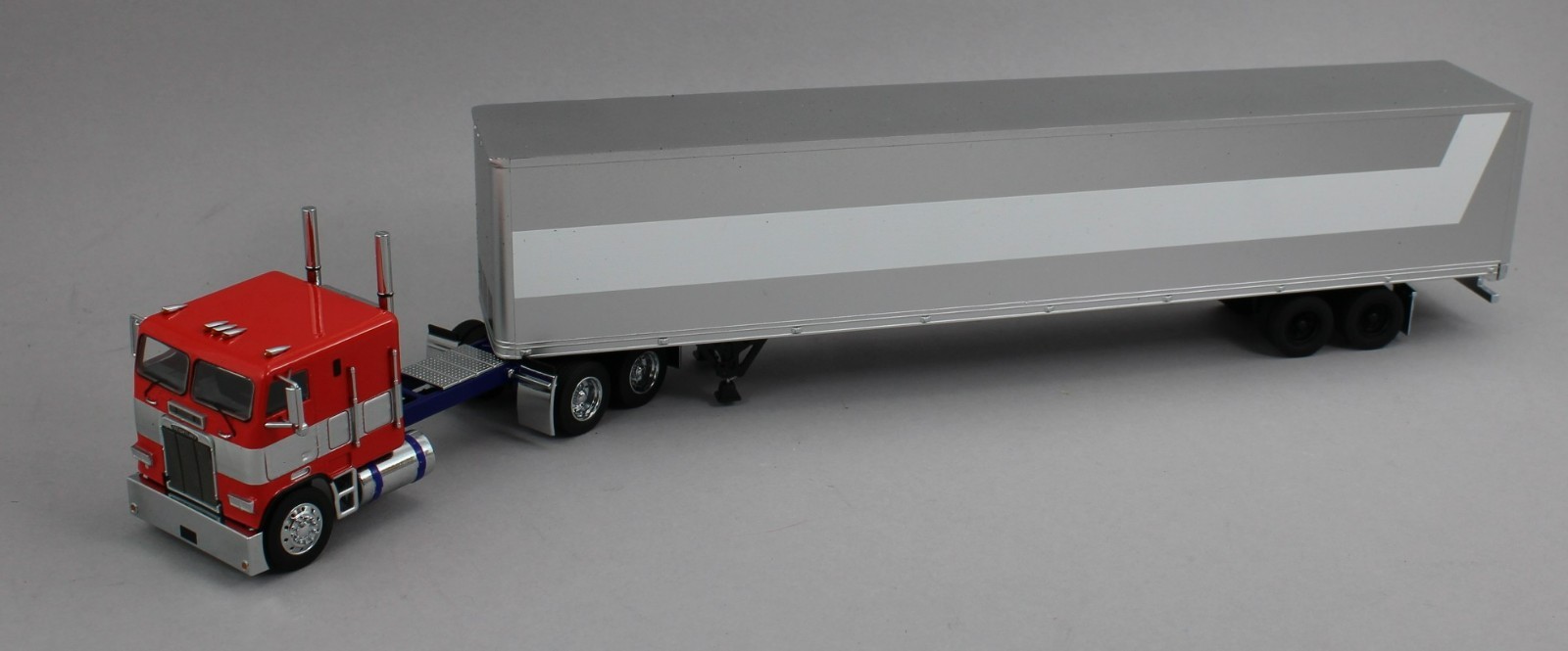 1:64 *596 Models* TRANSFORMERS Optimus Prime Freightliner COE Semi *NIB*