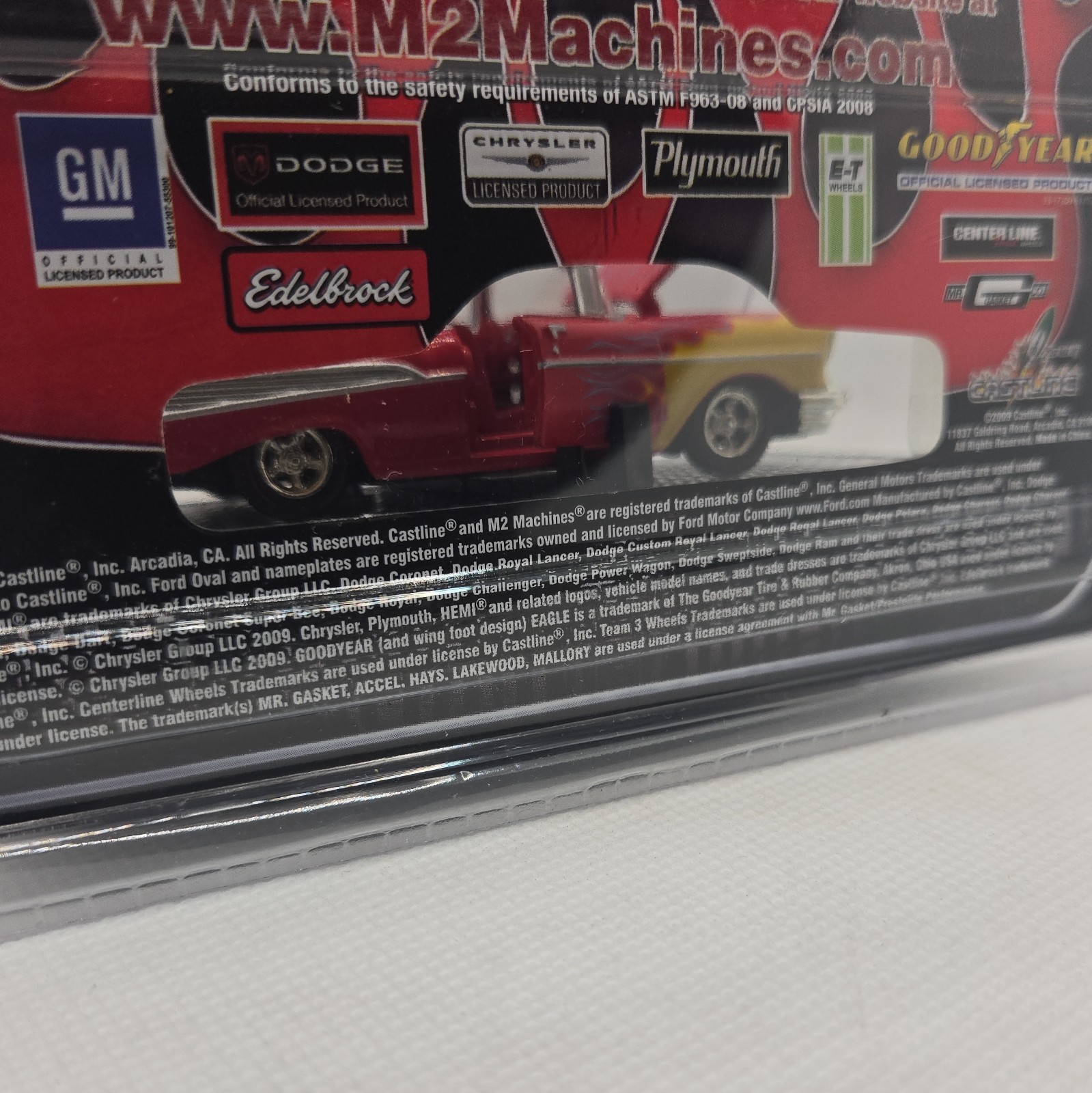 M2 Machines Auto-Thentics 1957 Chevrolet Bel Air 1:64 Diecast LE Red/Yel Flames