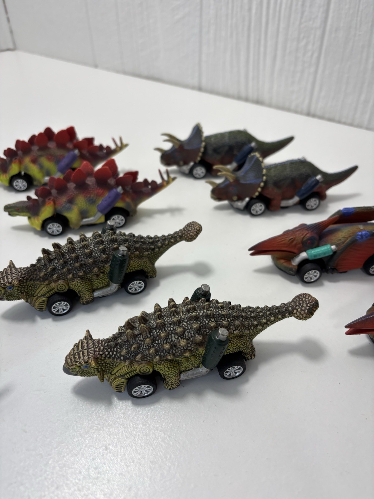 Dinobros Dinosaur Pull Back Toy Cars Set 4 Age 3 and Up Lot Of 12 Duplicates