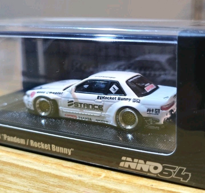 Fuel Me 64 Porsche 993 Rauh Welt Begriff Rough Rhythm Martini Limited Edition