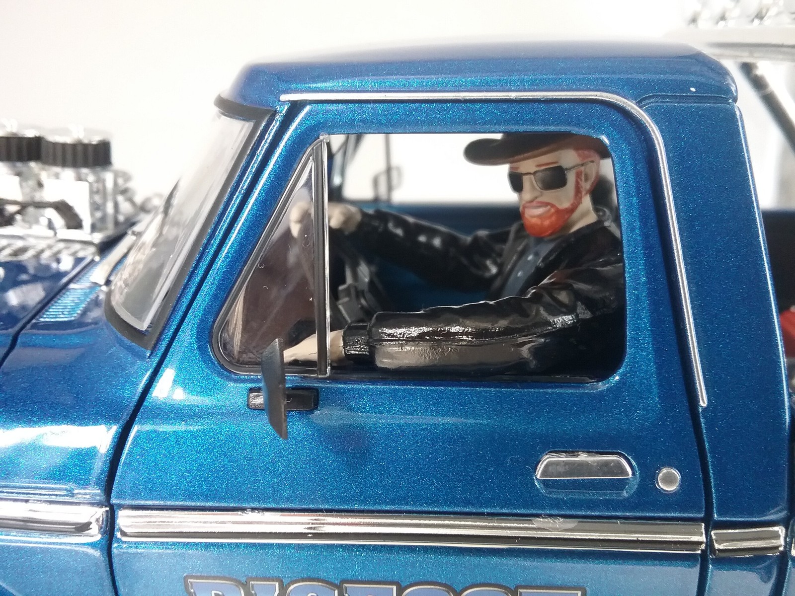 Rare Bob Chandler Figurines Edition Bigfoot #1 Monster Truck 48 Inch tires 1:18