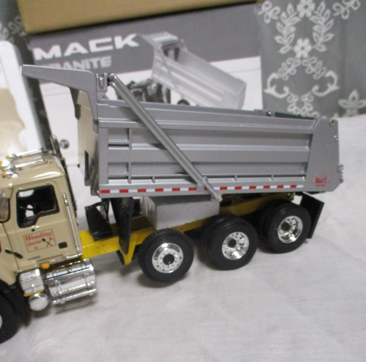 First Gear 1/34th Mack Granite Dump Truck Welding Quarries 19-3133 Sealed-new