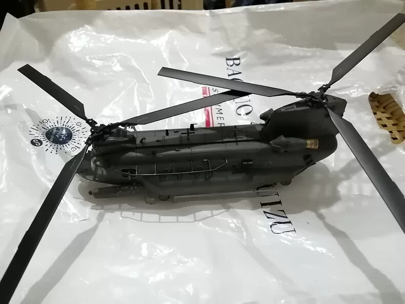 Fov1/72 US Mh-47G Chinook Special Operations Transport Helicopter finished model