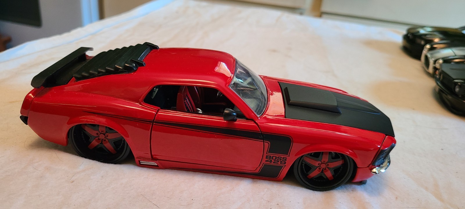 Jada 1/24 Scale 1970 Ford Mustang Boss Red and Black Die-Cast Car No Box