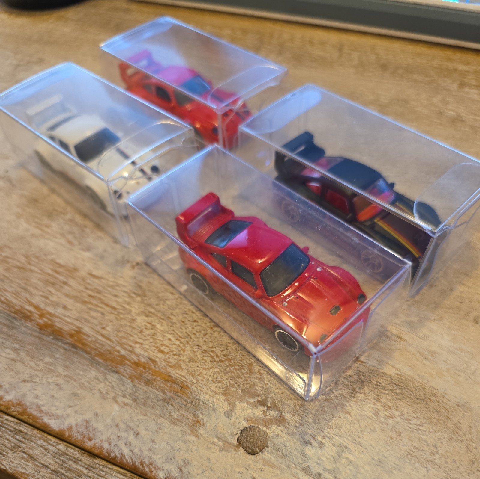 Lot of (4) Hot Wheels – Red – White – Black – Porsche 993 GT2 – Mint –