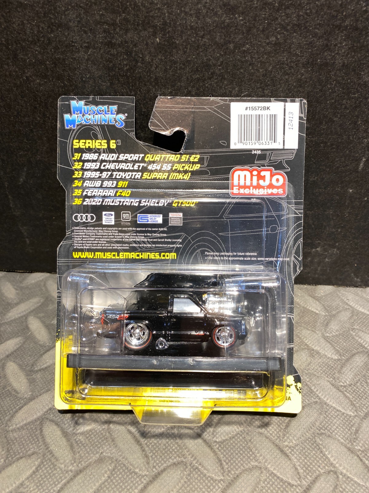 1/64 MUSCLE MACHINES MIJO EXCLUSIVES 1983 CHEVROLET 454 SS PICKUP BLACK