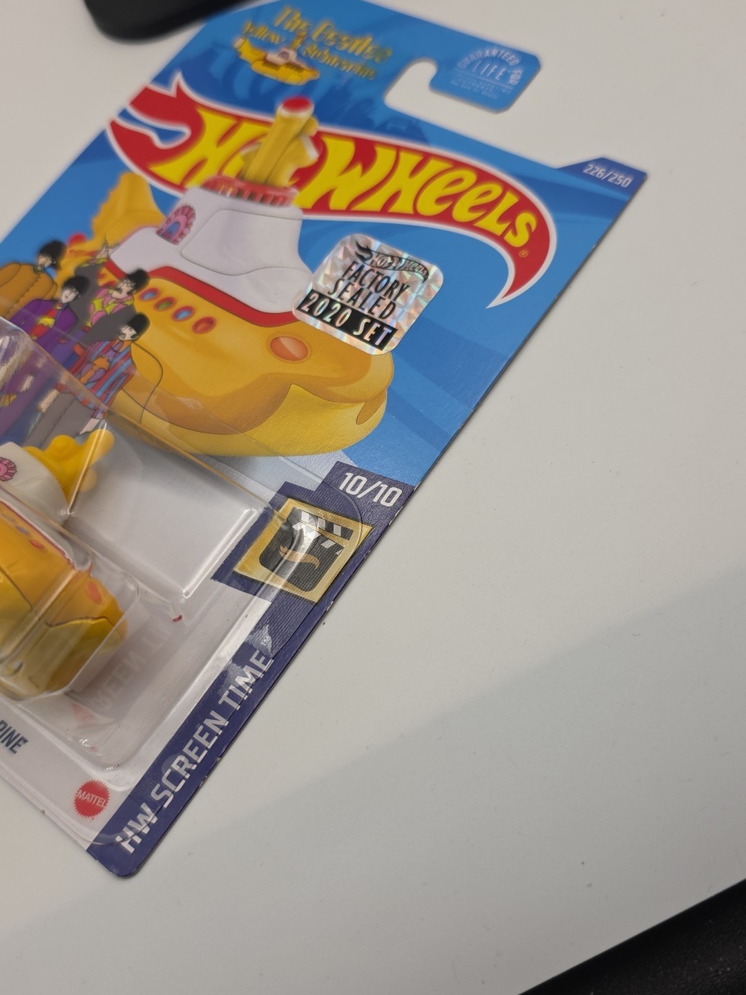 THE BEATLES YELLOW SUBMARINE FACTORY SEALED HOT WHEELS 2018 SCREEN TIME 26/365