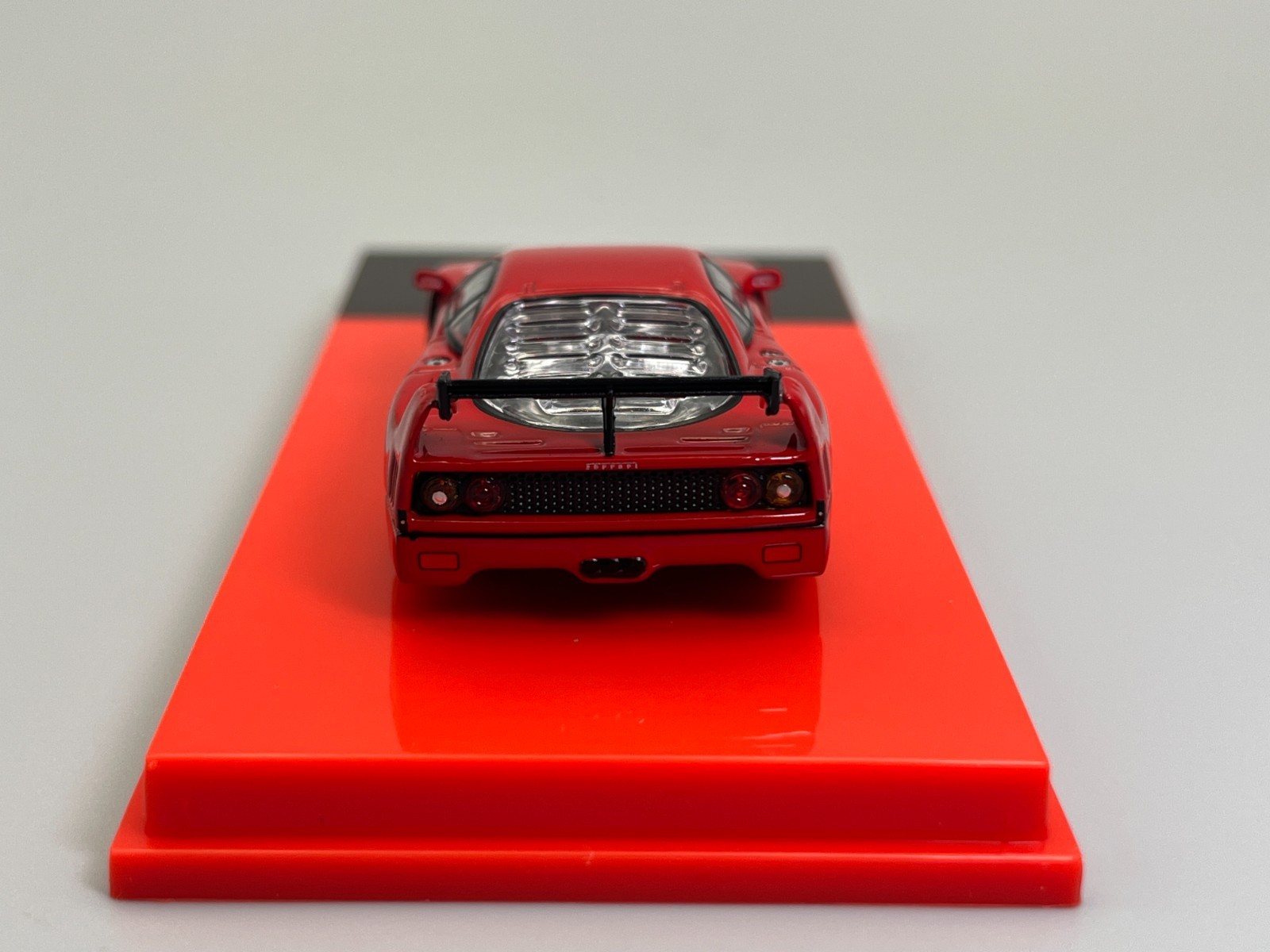 Ferrari F40 Rosso Corsa Tarmac Works Road64 1/64 scale with Display Case