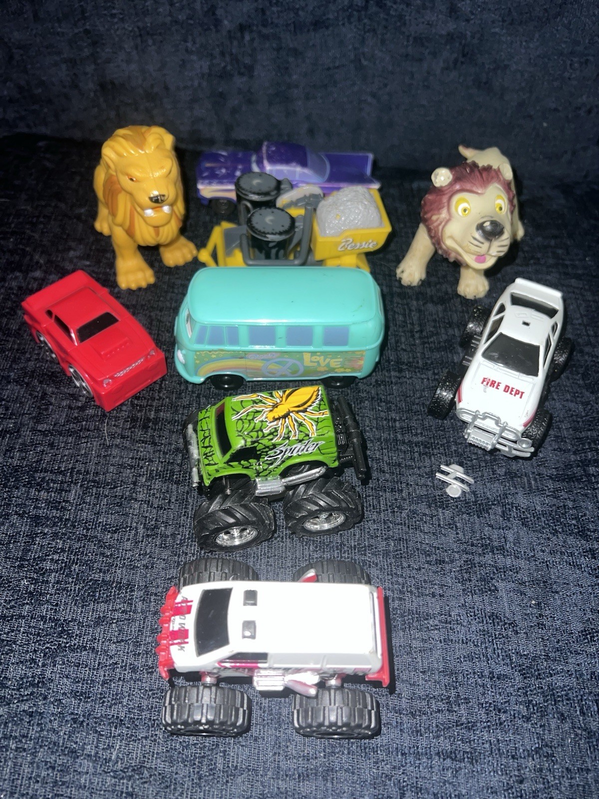 Mix Of 8 Toy, Cars, And Lions, Etc. Please See Photos.