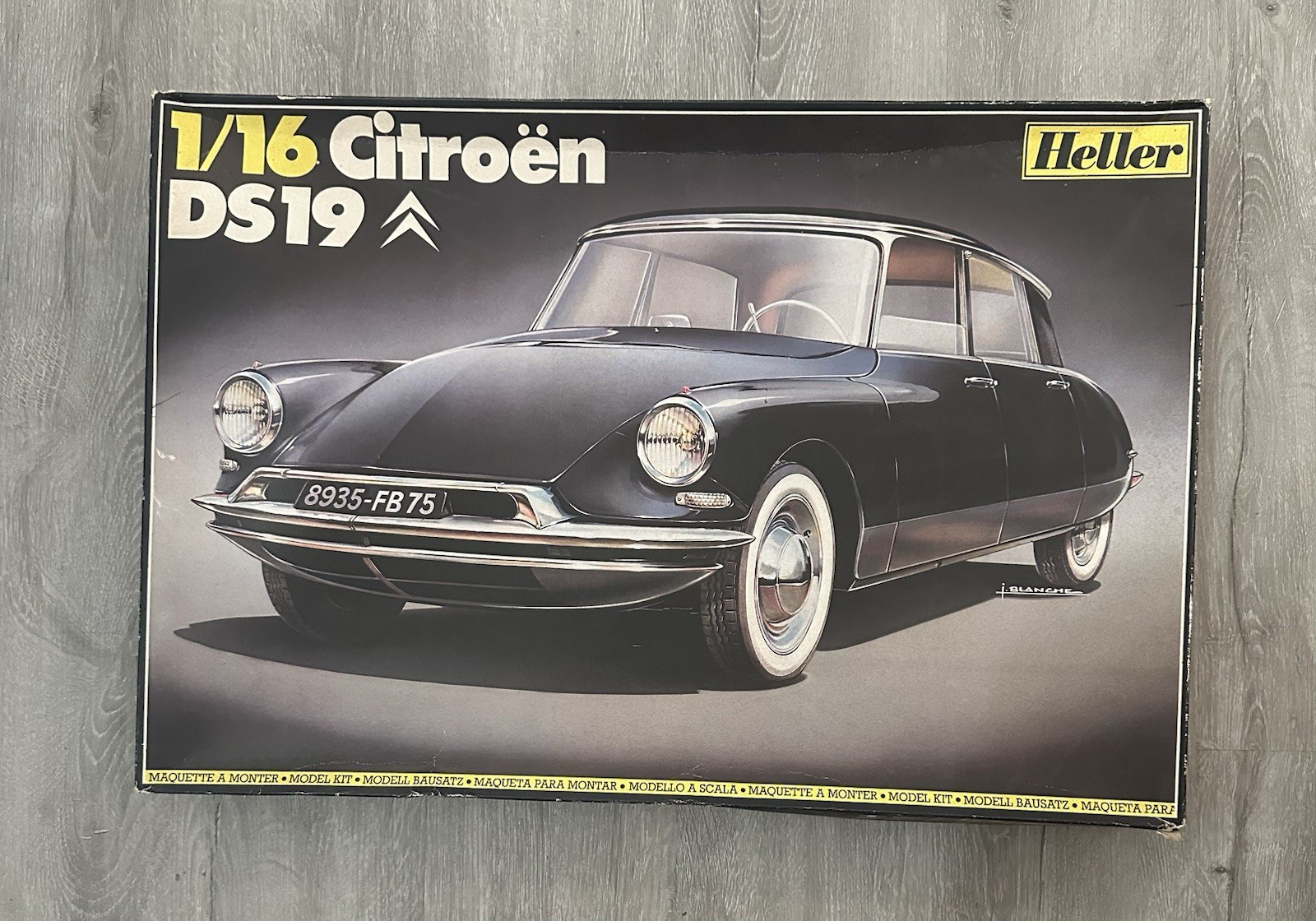 HELLER CITOEN DS19 1/16 Model Kit #25163 No.751 Open Box All Parts Sealed Car