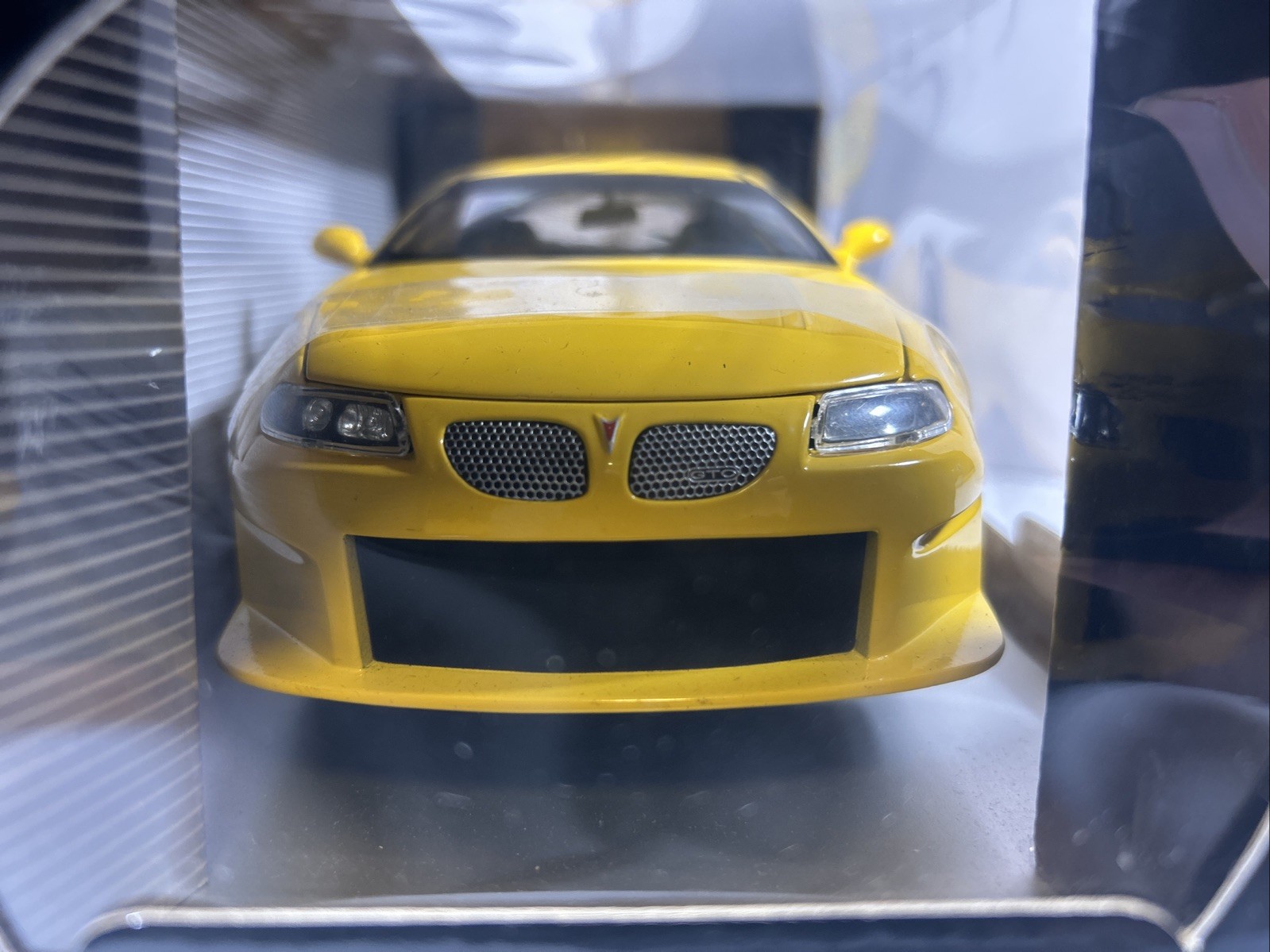 American Muscle Toys R Us Exclusive 2004 Pontiac GTO Street Machine Yellow ETRL