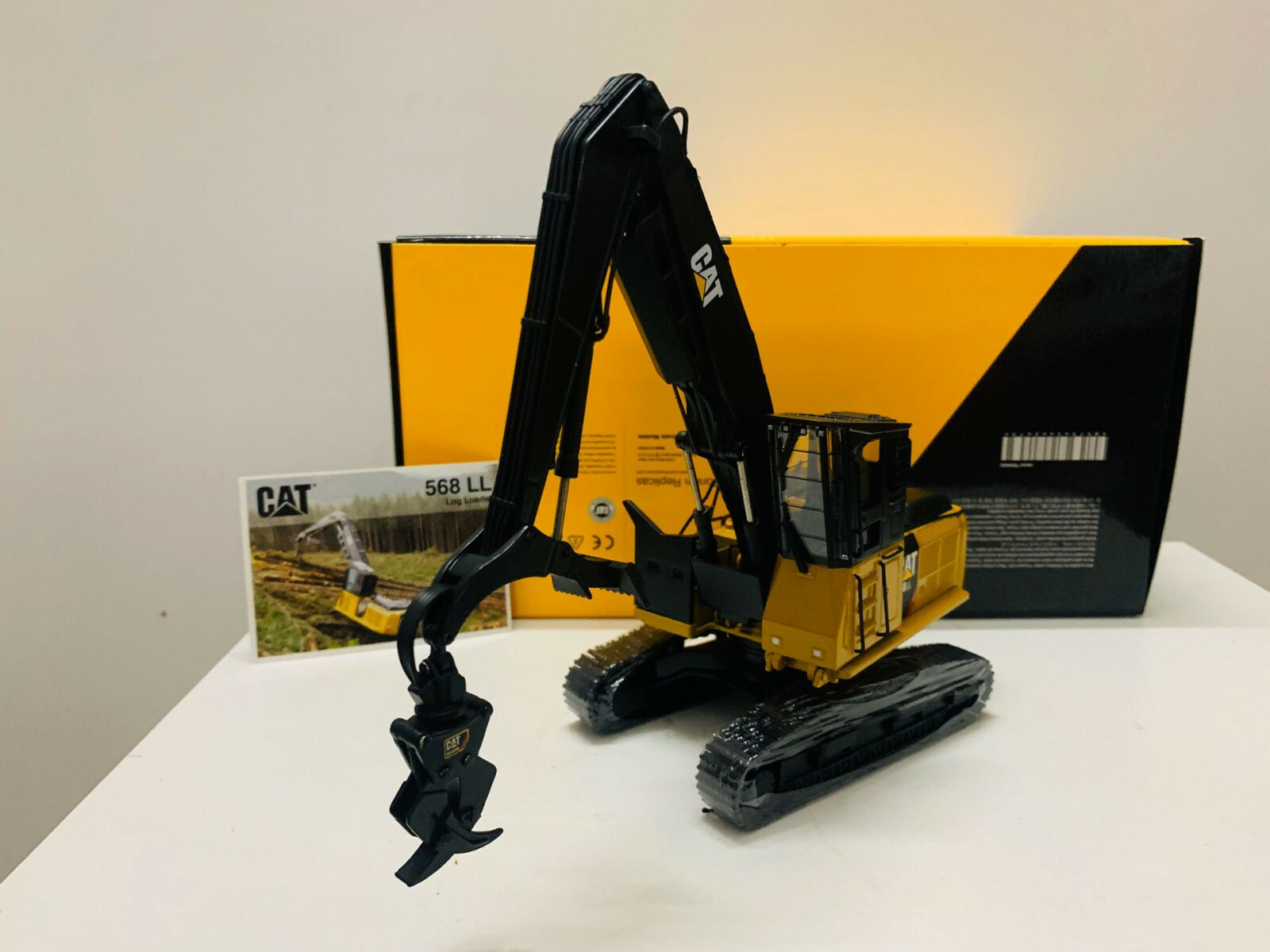 Tonkin Replicas Cat 568 LL Forestry Machine 1/50 Scale DieCast TR40002 New Box