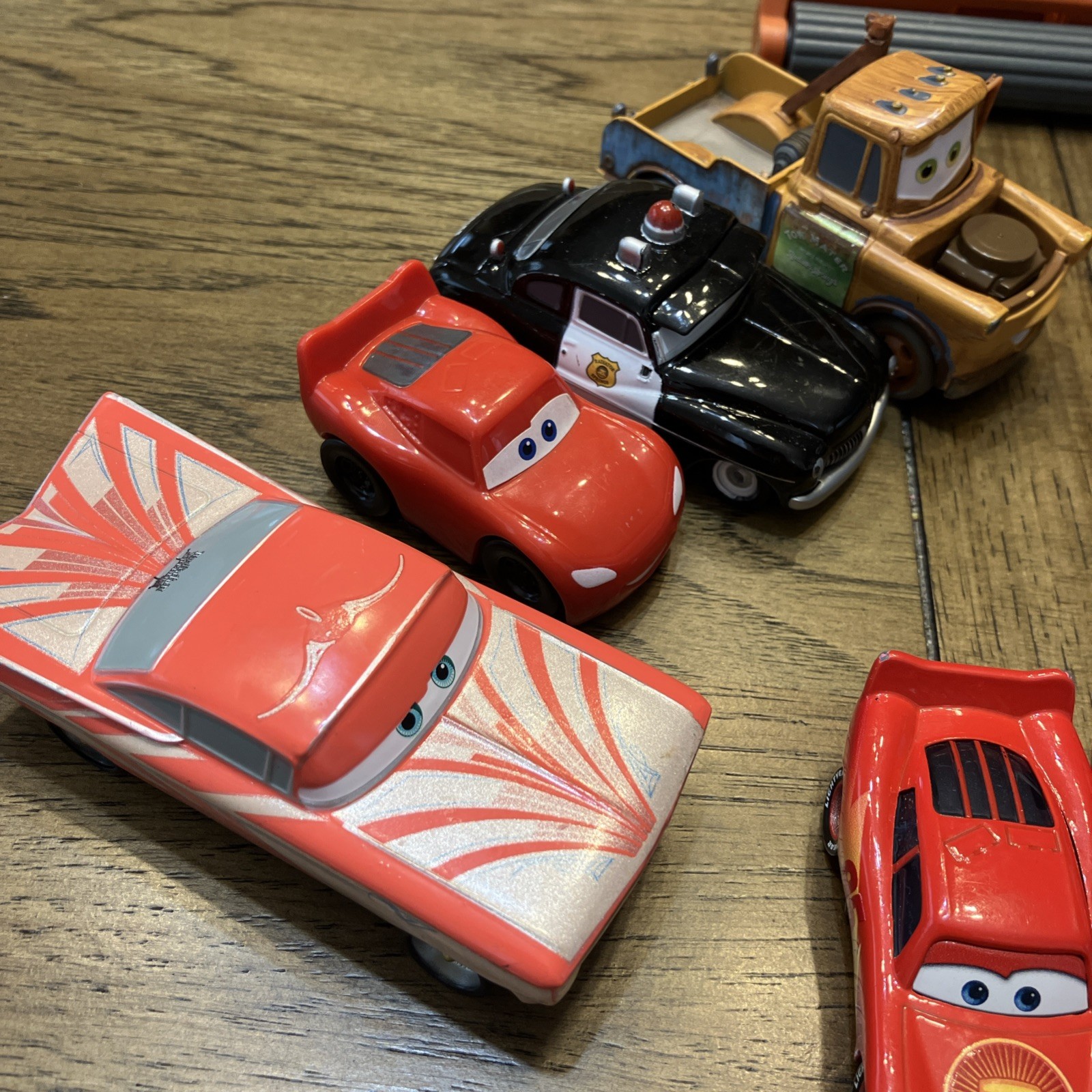 Lot of 24 – Disney Pixar Mattel Cars Diecast Pullback Plastic Various Characters
