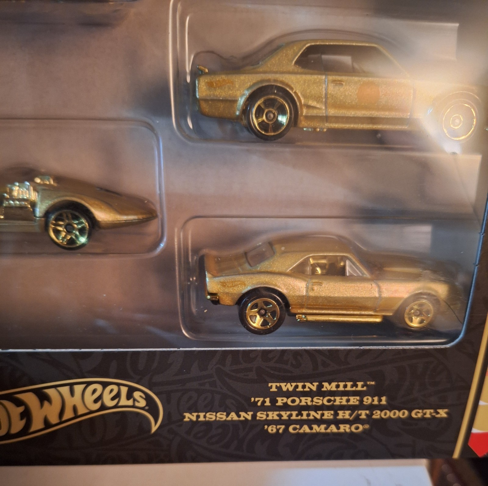 Hot Wheels FAO Schwarz 160 Years 8-Car Gift Set Gold Box Mattel