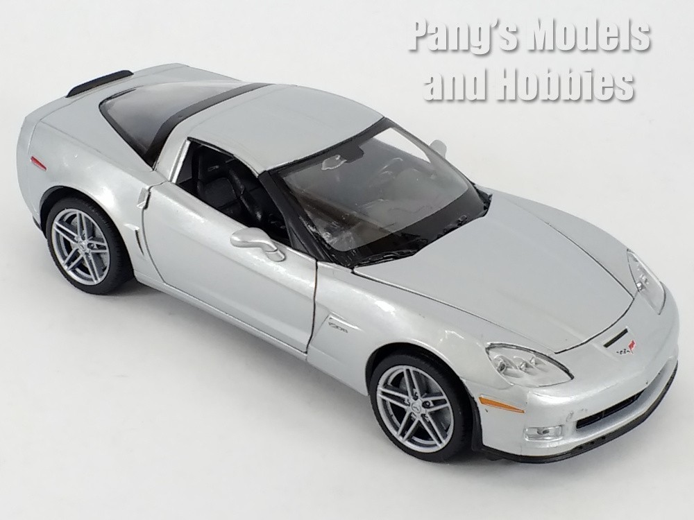 2007 Chevrolet Corvette Z06 C6 1/24 Scale Diecast Model by Welly – SILVER