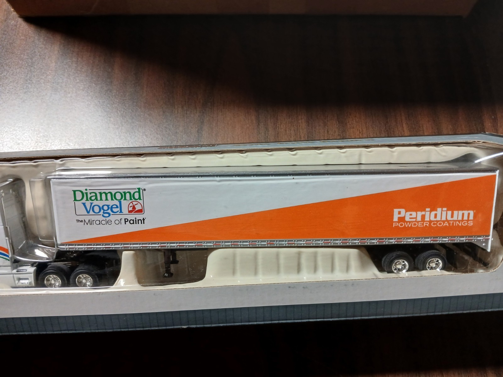 1/64 Diamond Vogel Paint Volvo 770 Semi SpecCast