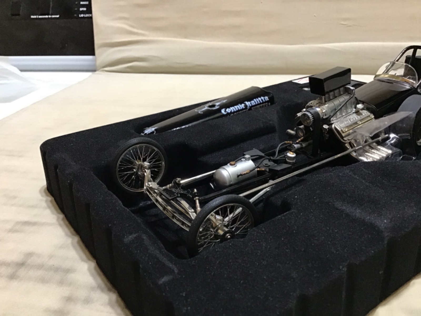 KALITTA CONNIE FRONT ENGINE BOUNTY HUNTER DIECAST DRAGSTER 1/18 GMP NHRA 14005