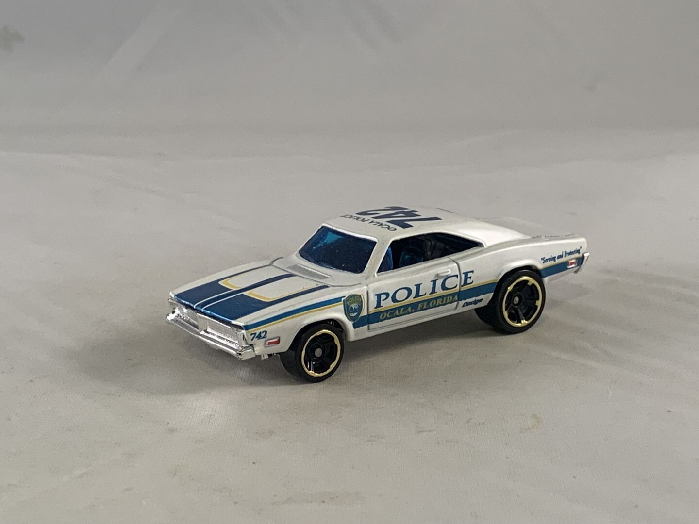 Hot Wheels 1969 Dodge Charger 2011 Main Street White MC5s