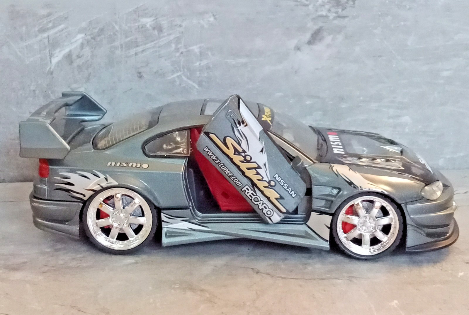 Nissan Silvia S15 1:24 Silver Hard Top w/ Sunroof & Lights Diecast Boley Xtuner