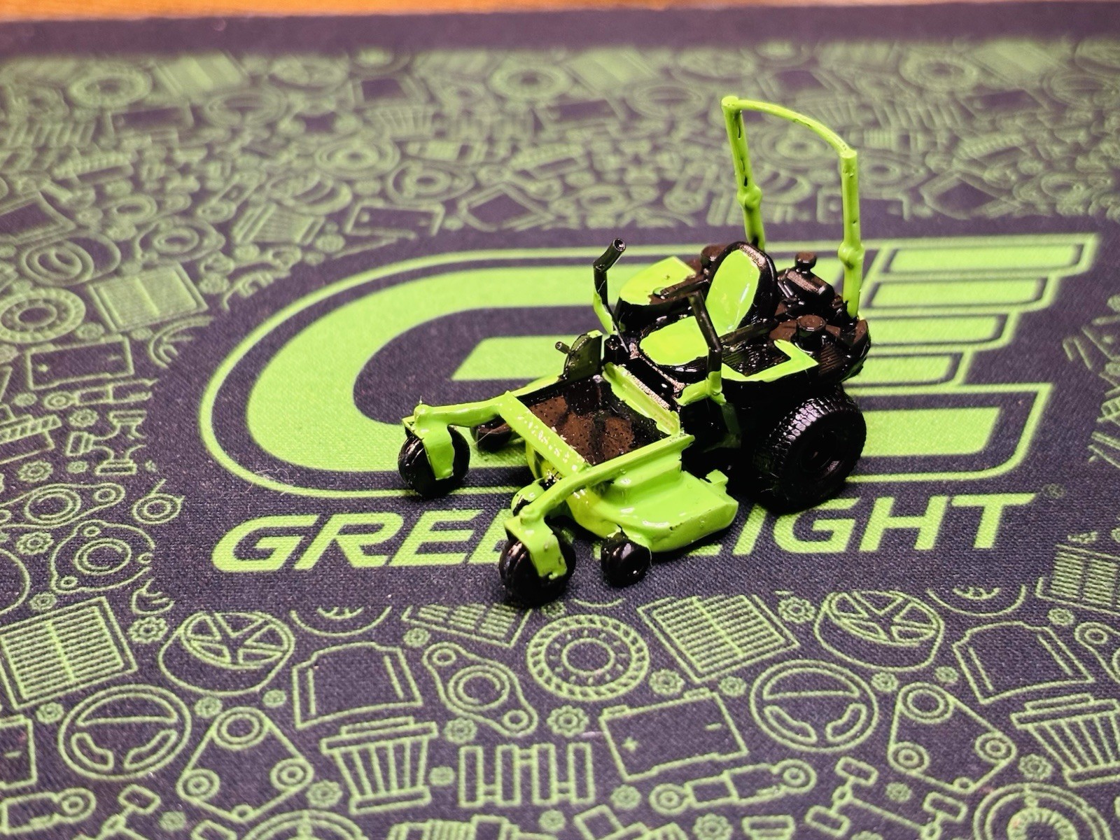 1/64 Green 3D Printed Zero Turn Lawn Mower For Farm Diecast Diorama Greenlight