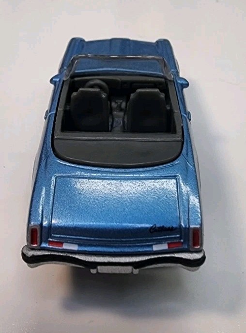 Johnny Lightning Blue 1974 Hurst Olds 442 W-30 Convertible 1/64 Diecast