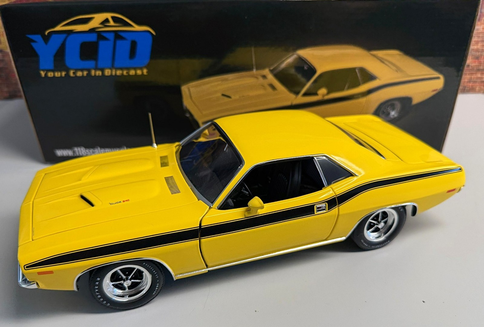 1/18 SCALE, YCID, 1972 CUDA 340, FIRST STOCK 1972 CUDA MADE IN 1/18 SCALE !
