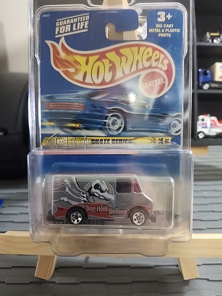 HOT WHEELS VIRTUAL COLLECTION ICE CREAM TRUCK/TONY HAWK/AMBULANCE VAN STREET ART