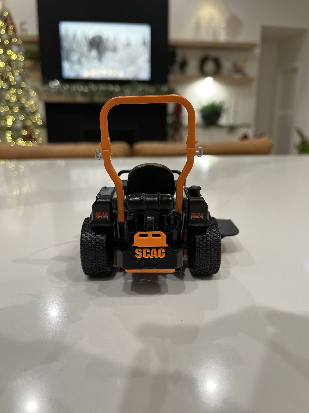 Scag Patriot 1/16 Scale Diecast Replica Zero-Turn Lawnmower