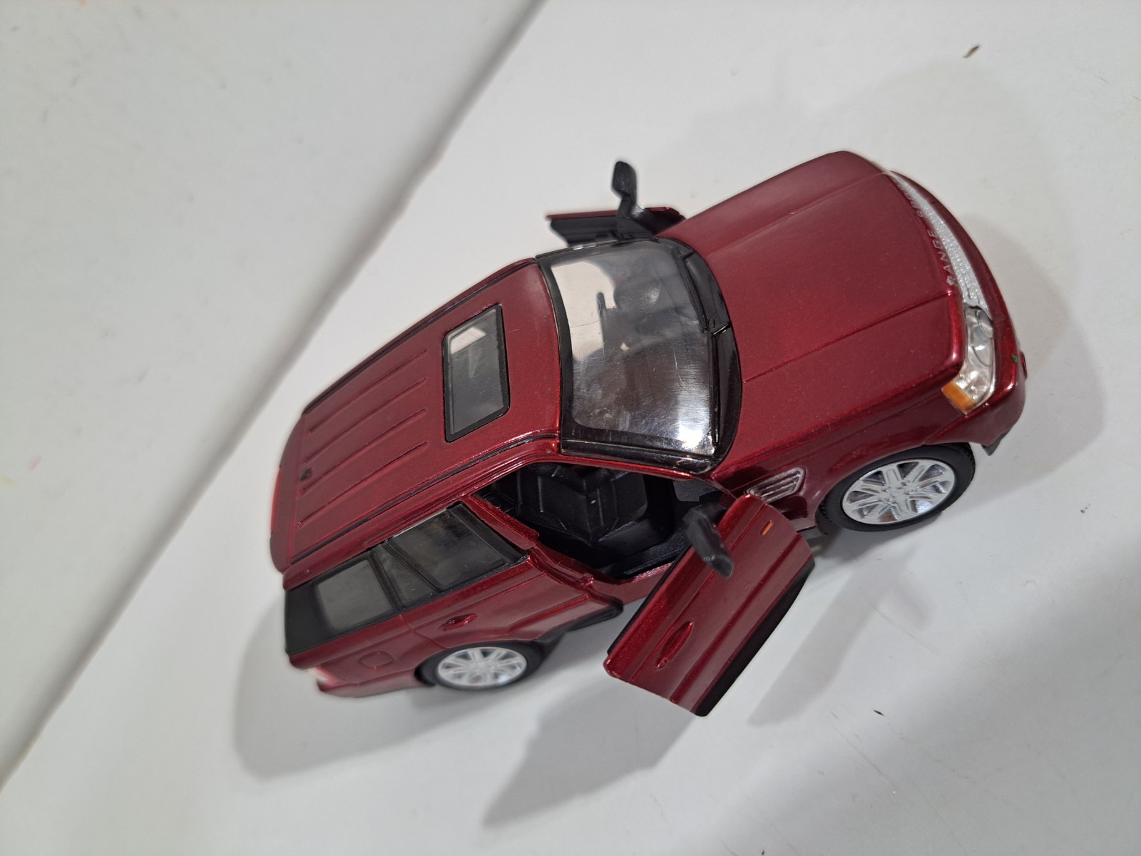 Kinsmart Die Cast 1:38 Range Rover Sport Supercharged Luxury SUV