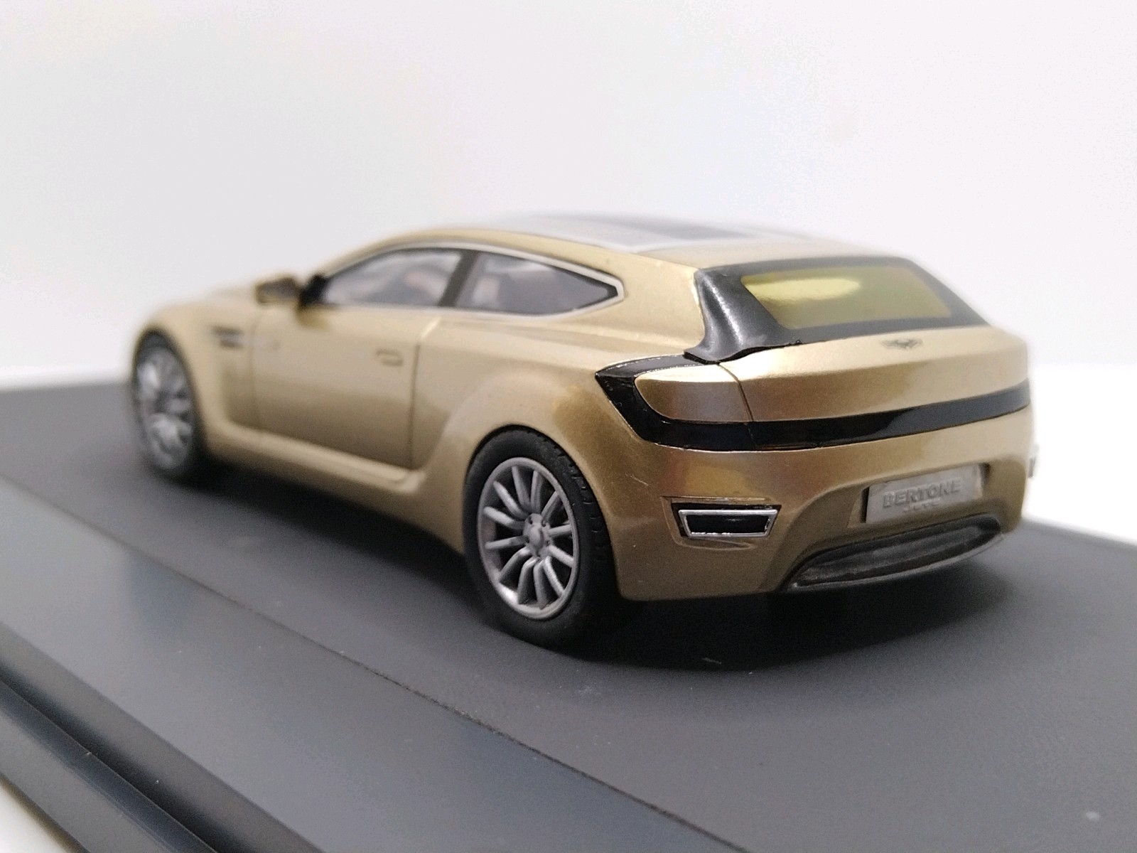 MATRIX 1/43 Aston Martin Bertone AM Jet 2 Concept 2013. Wow Rare!