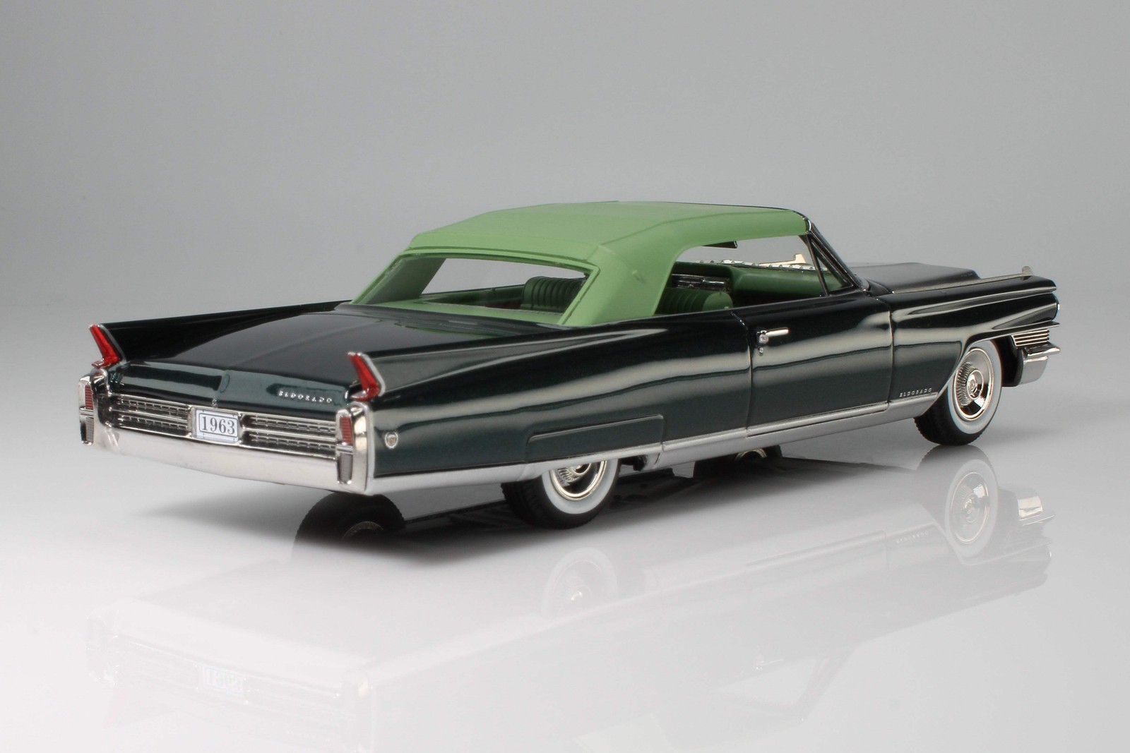 1963 Cadillac Eldorado Biarritz Conv. – Closed 1:43 Stamp Models STM 63002
