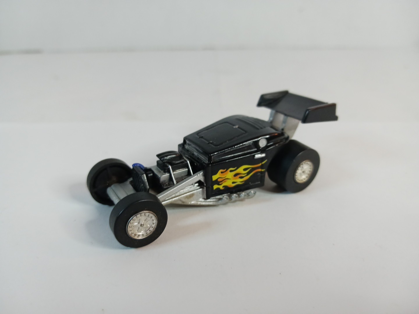 ERTL Hi Roller Hot Rod Rat Rod Lowrider Dragster Black Flames