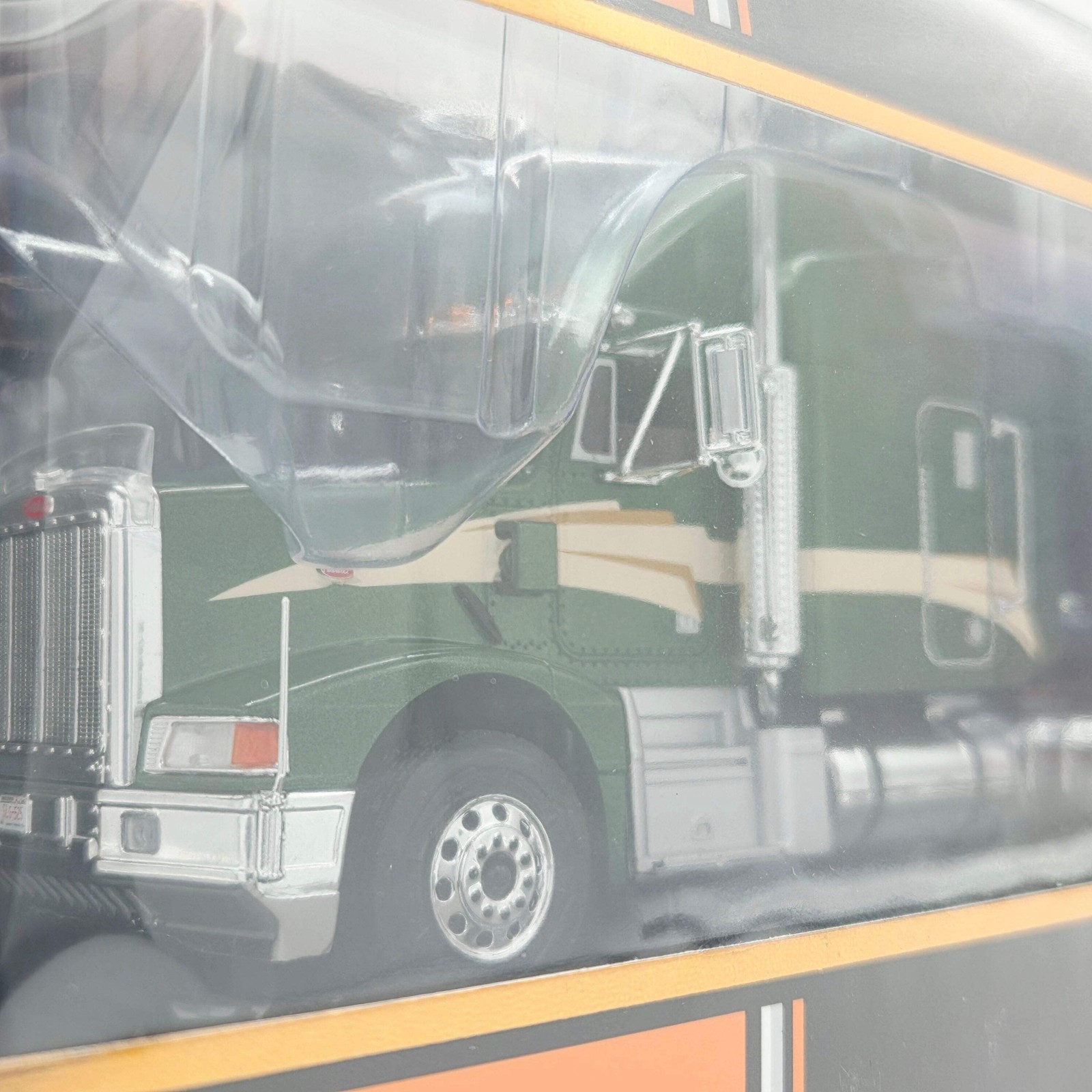 iXO Model Cars ’98 Peterbilt 377 A/E Semi Truck Cab – 1:43 Metallic Green (2026)