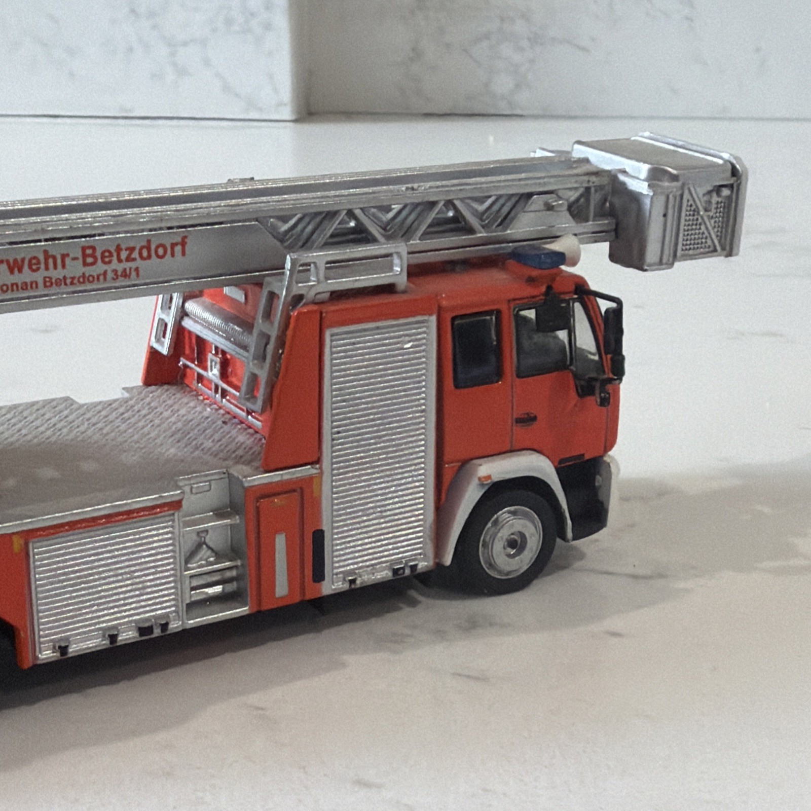 Atlas 1/72 Metz DLK 23-12 MAN LE 15.280 Fire Engine Diecast Limited Edition