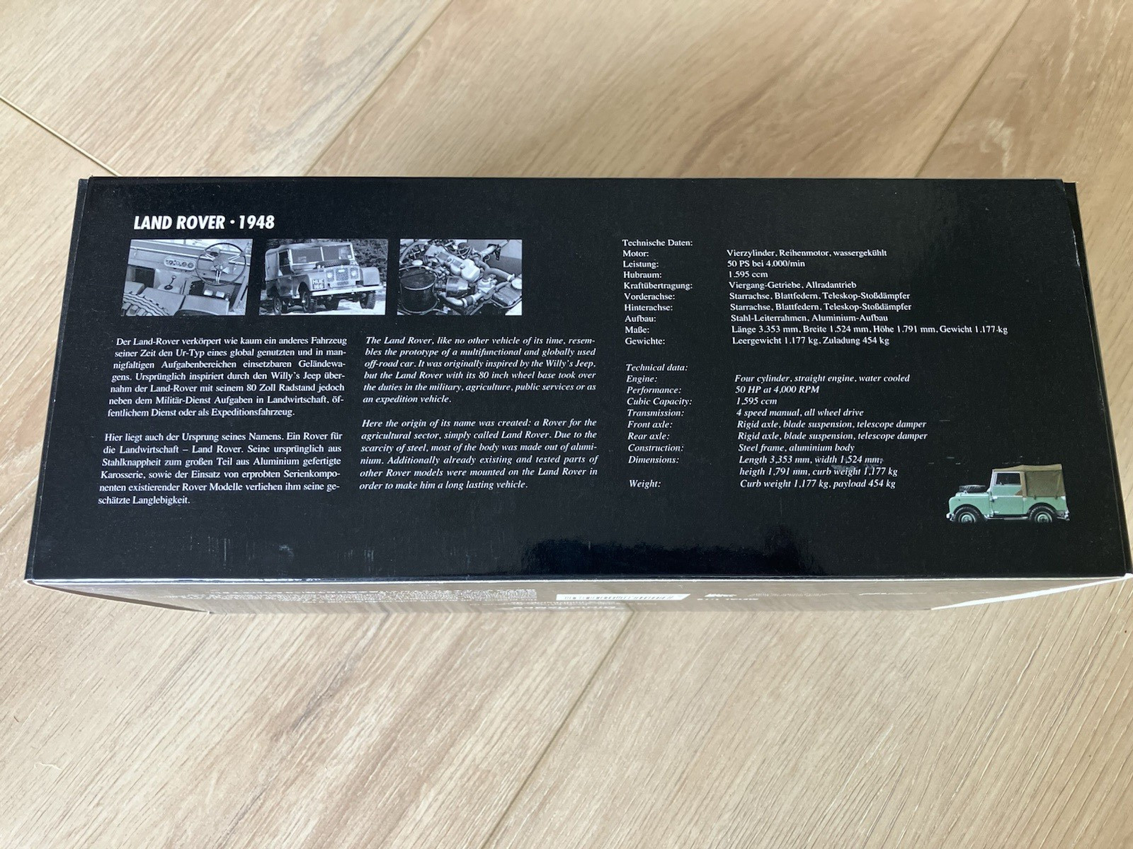 Minichamps 1948 Vintage Series 1 Land Rover Bronze Green 1:18 Scale