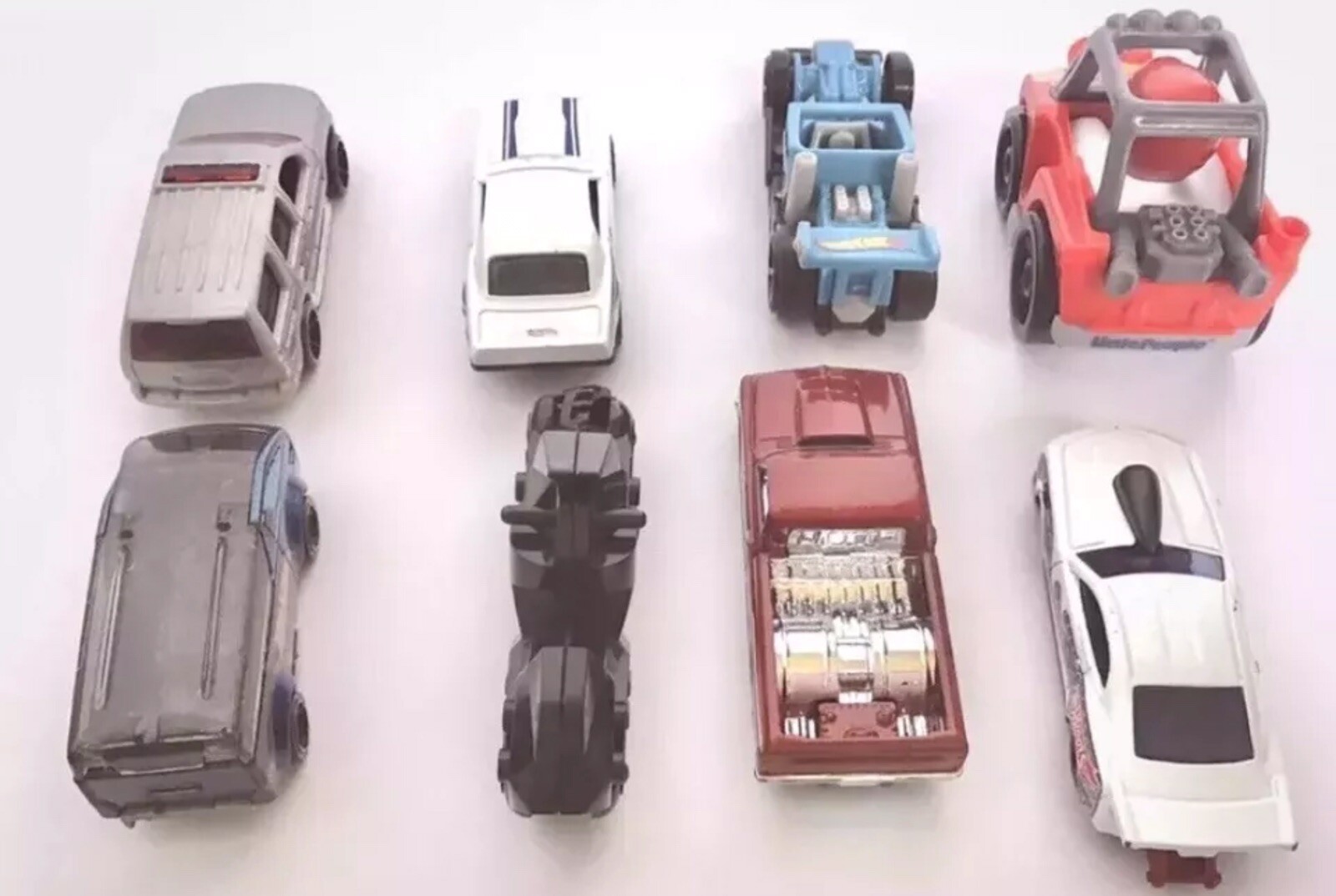 Hot Wheels Lot Of 17 Assorted Modern Cars Variety Models Colors Years