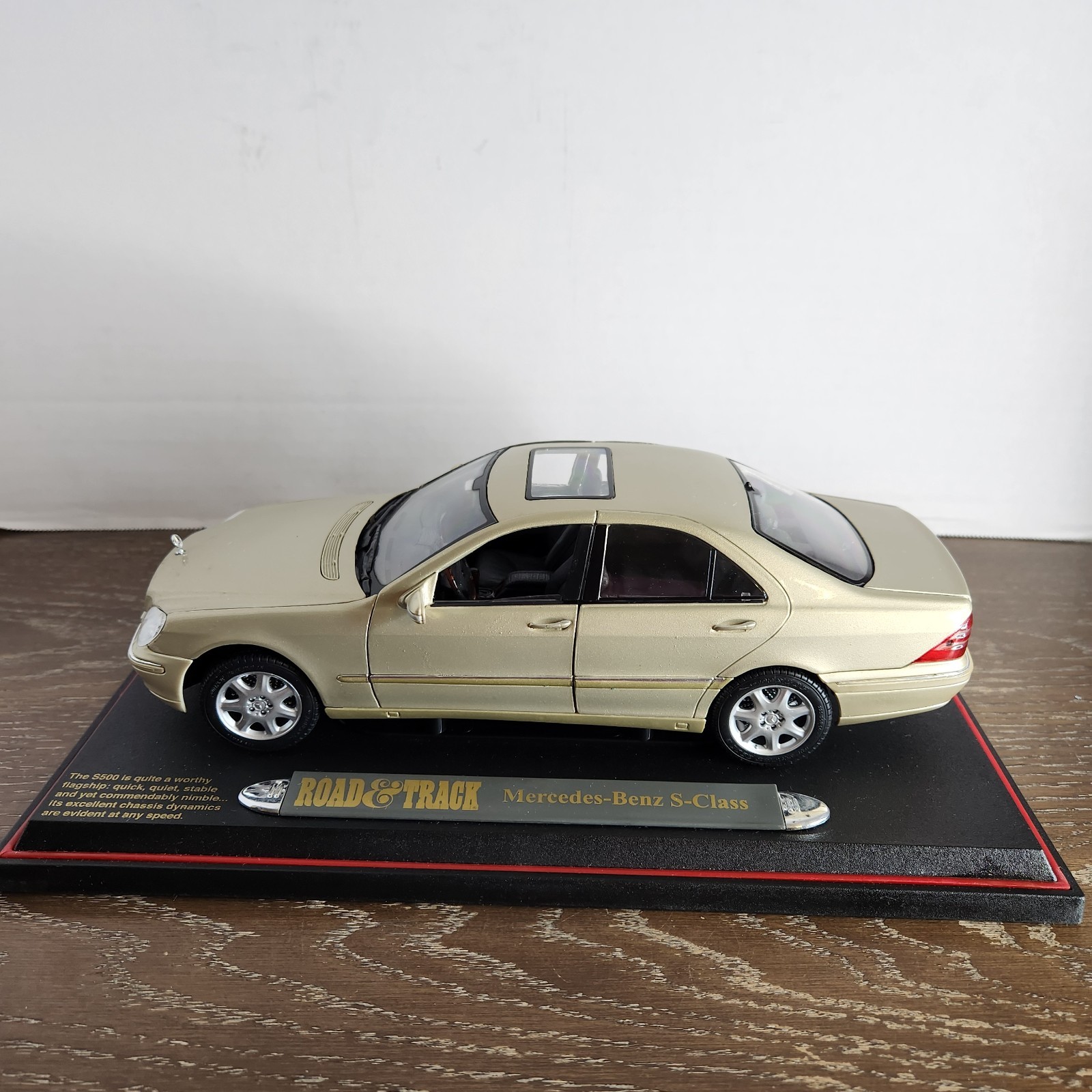 Road&Track Light Gold Mercedes-Benz S-Class 1:18 Diecast Car With Stand & Box