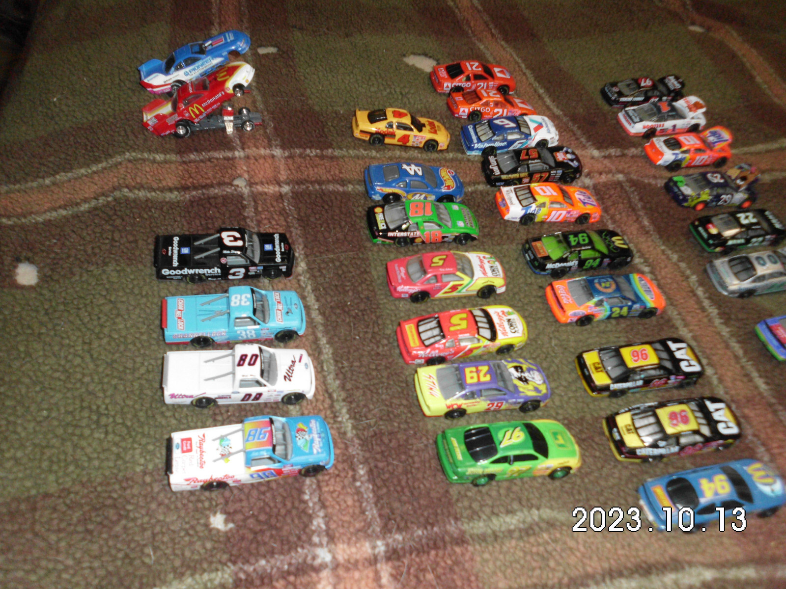 1997 Hot Wheels 100 Car Carry Case 32 Funny Cars / Dragsters / Nascar + Bonus