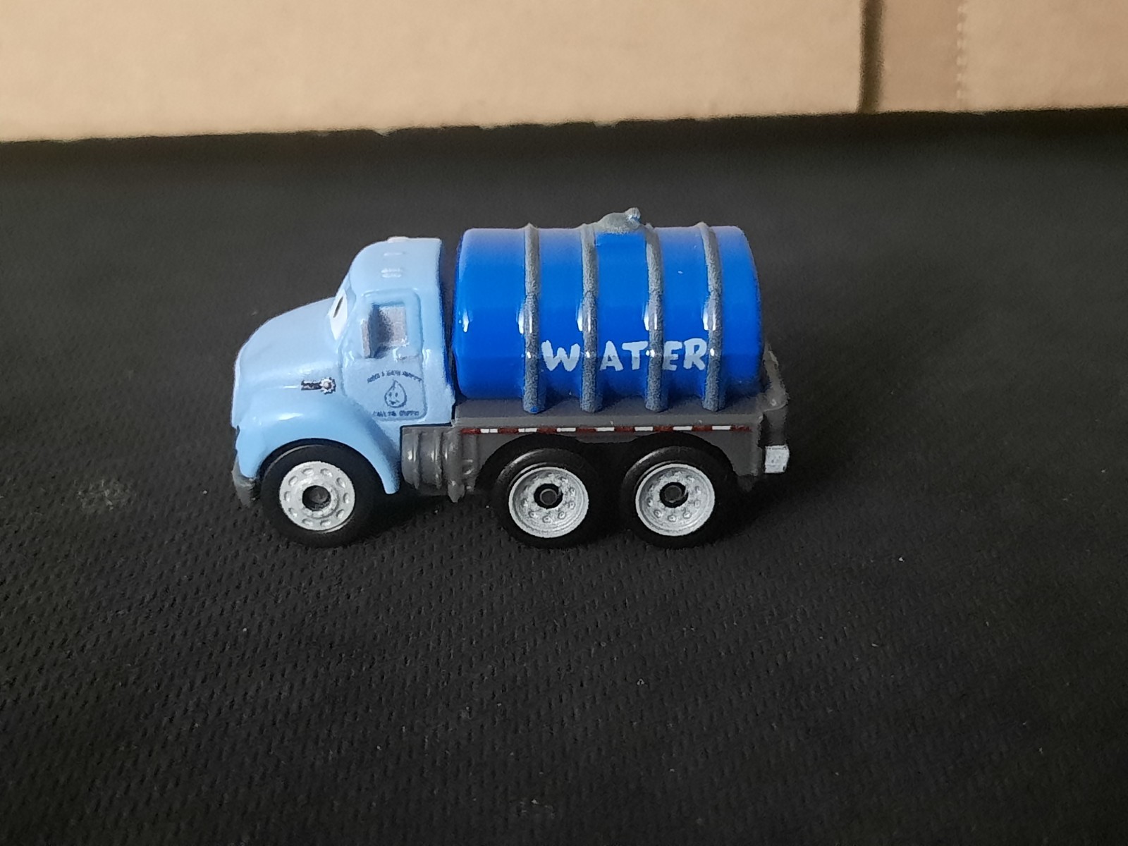 Disney Pixar Cars Mini Racers Mr Drippy Loose