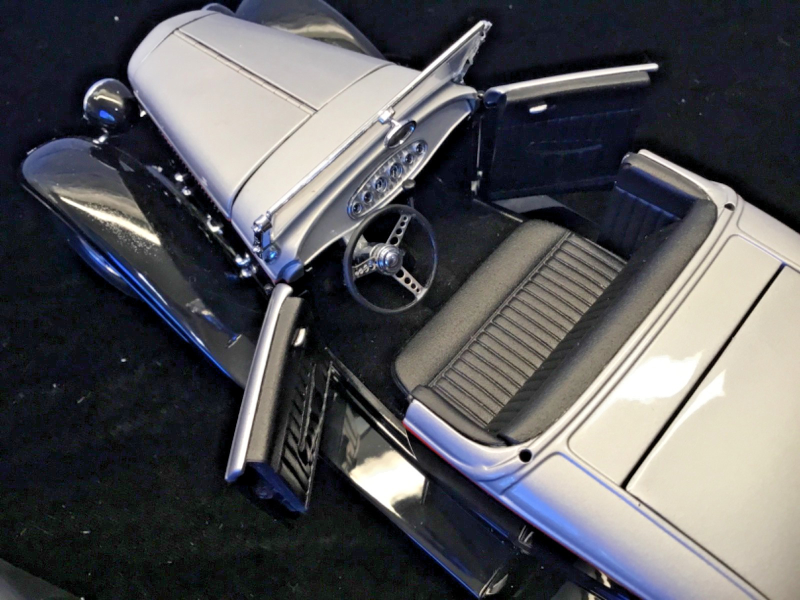 GMP 1:18 Diecast 1932 Ford Vintage Deuce #6 Fendered Highboy