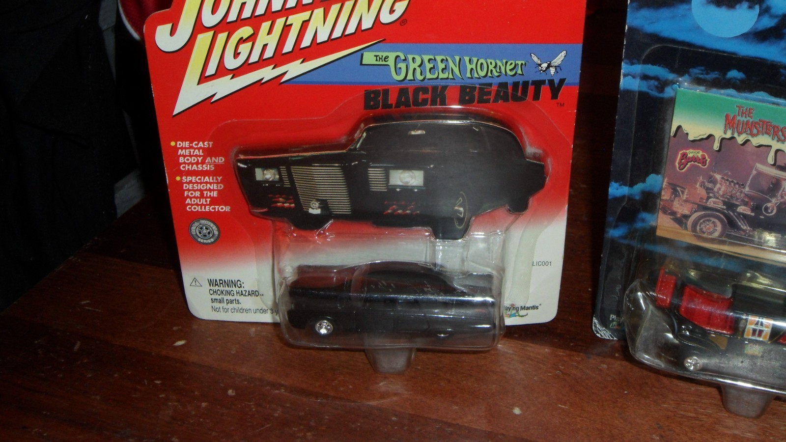 2X Johnny Lightning Munsters Barris Koach Episode 2 & Green Hornet Black Beauty