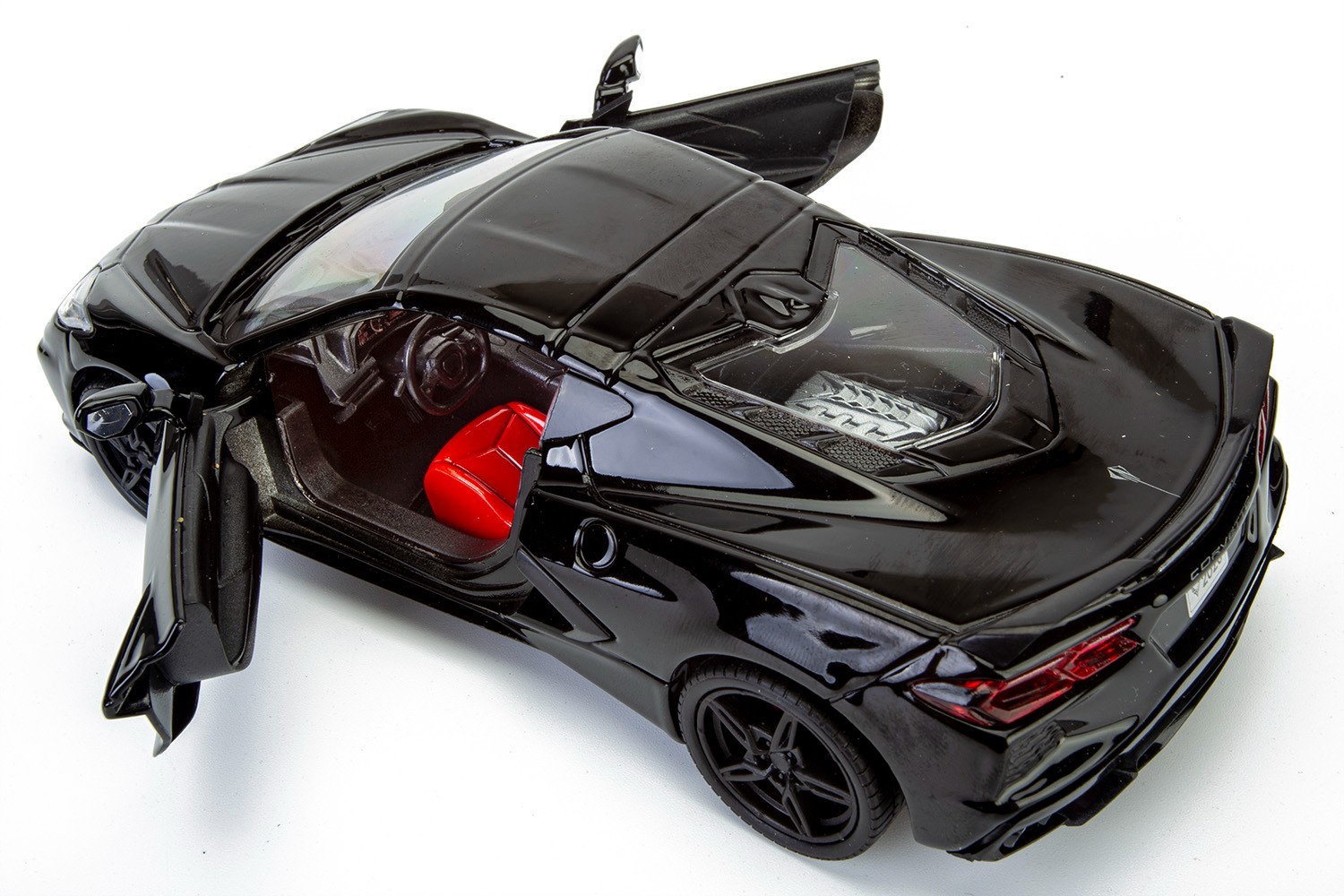 2020 Chevrolet Corvette C8 Stingray Black 1:24 Diecast Model Motormax 79360